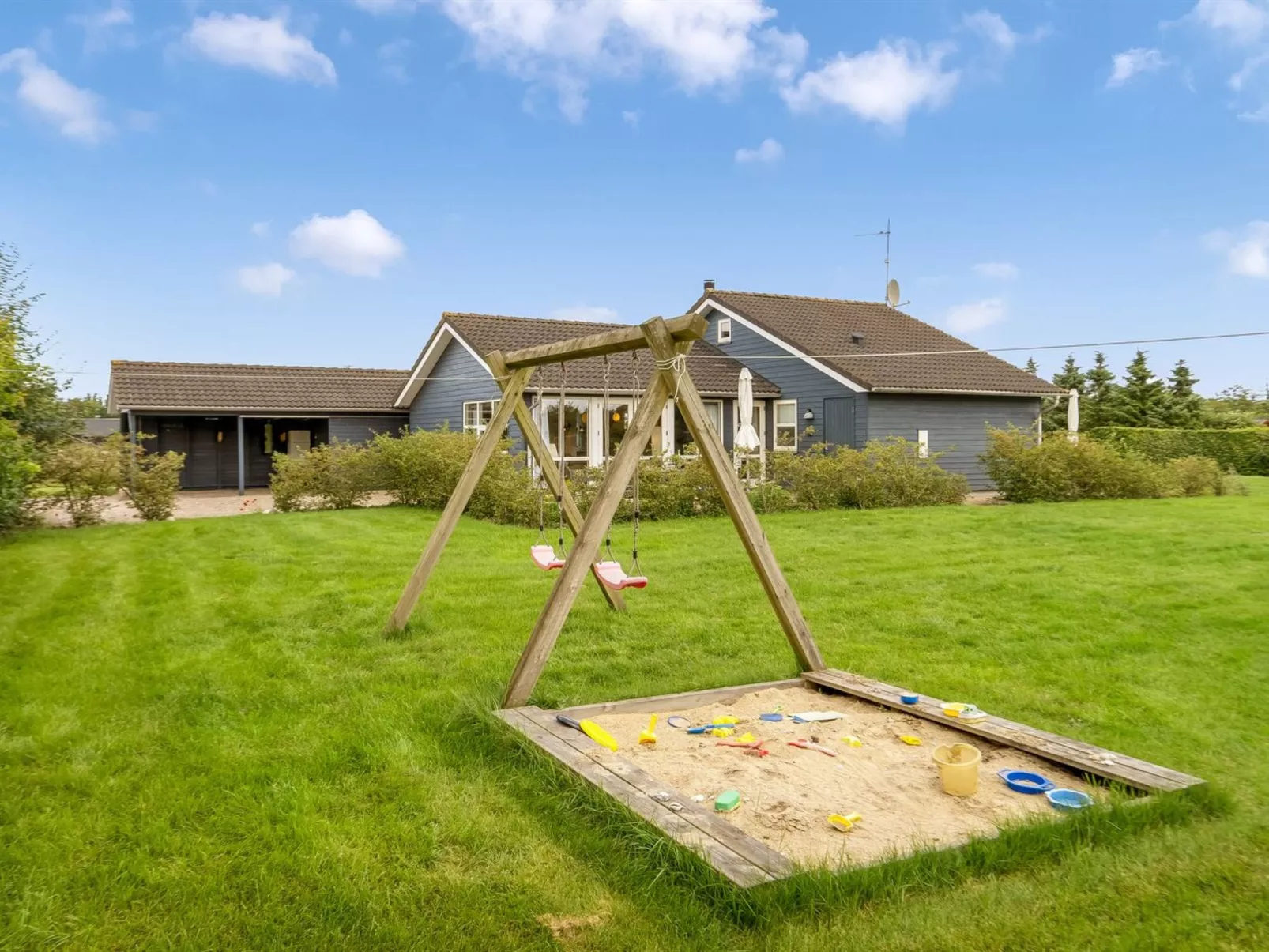 "Lari" - 600m from the sea-Buiten