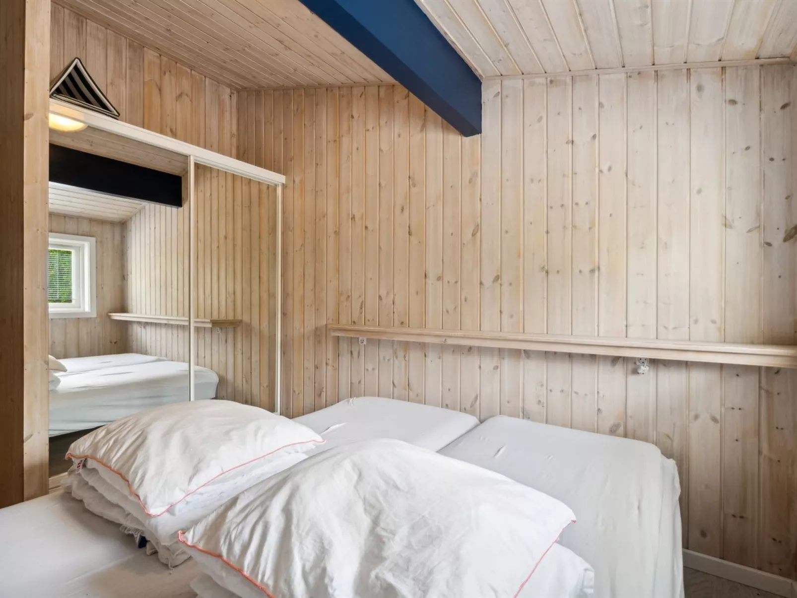 "Deni" - 800m from the sea-Binnen