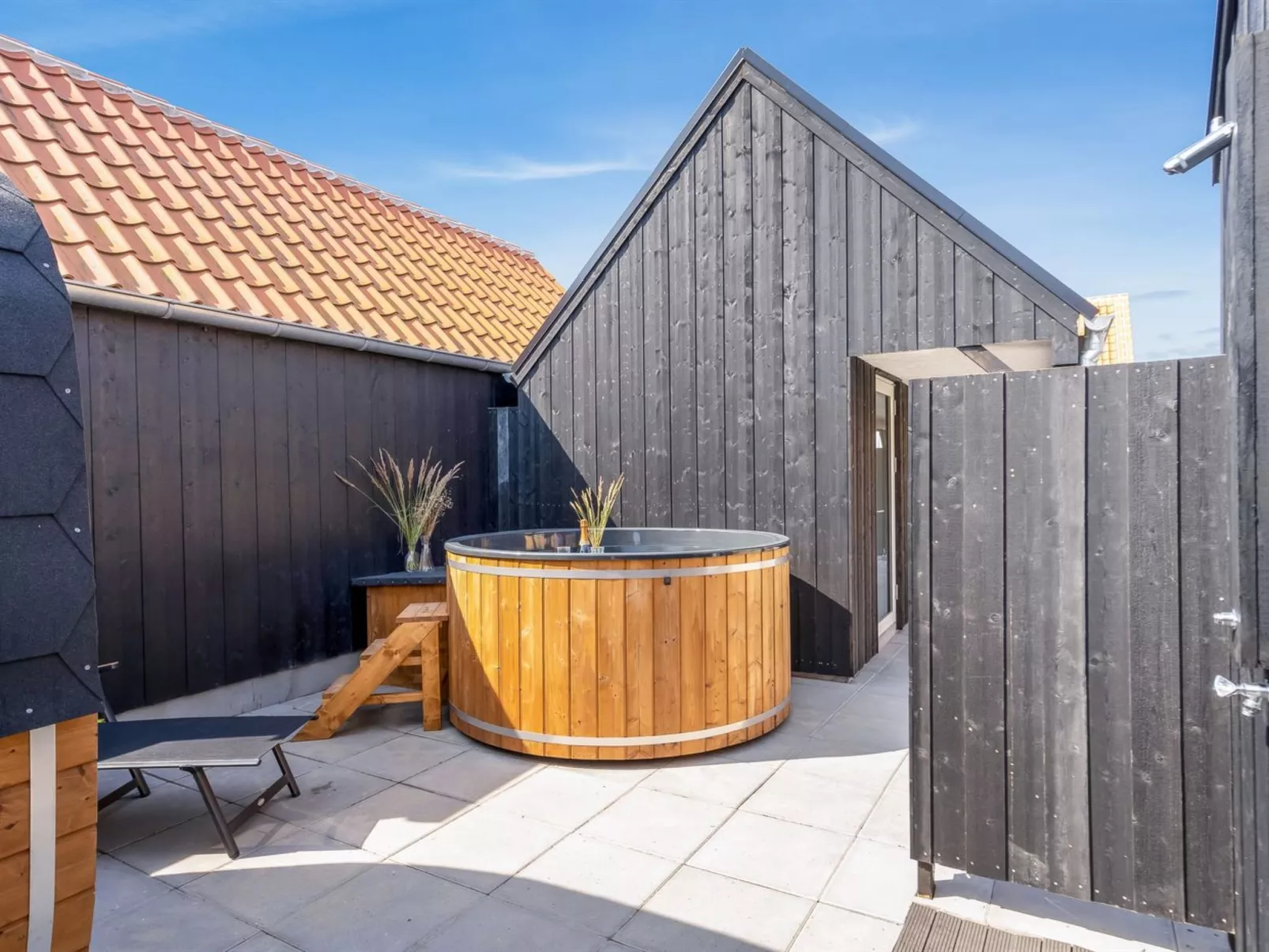 "Josina" - 1.8km from the sea-Binnen