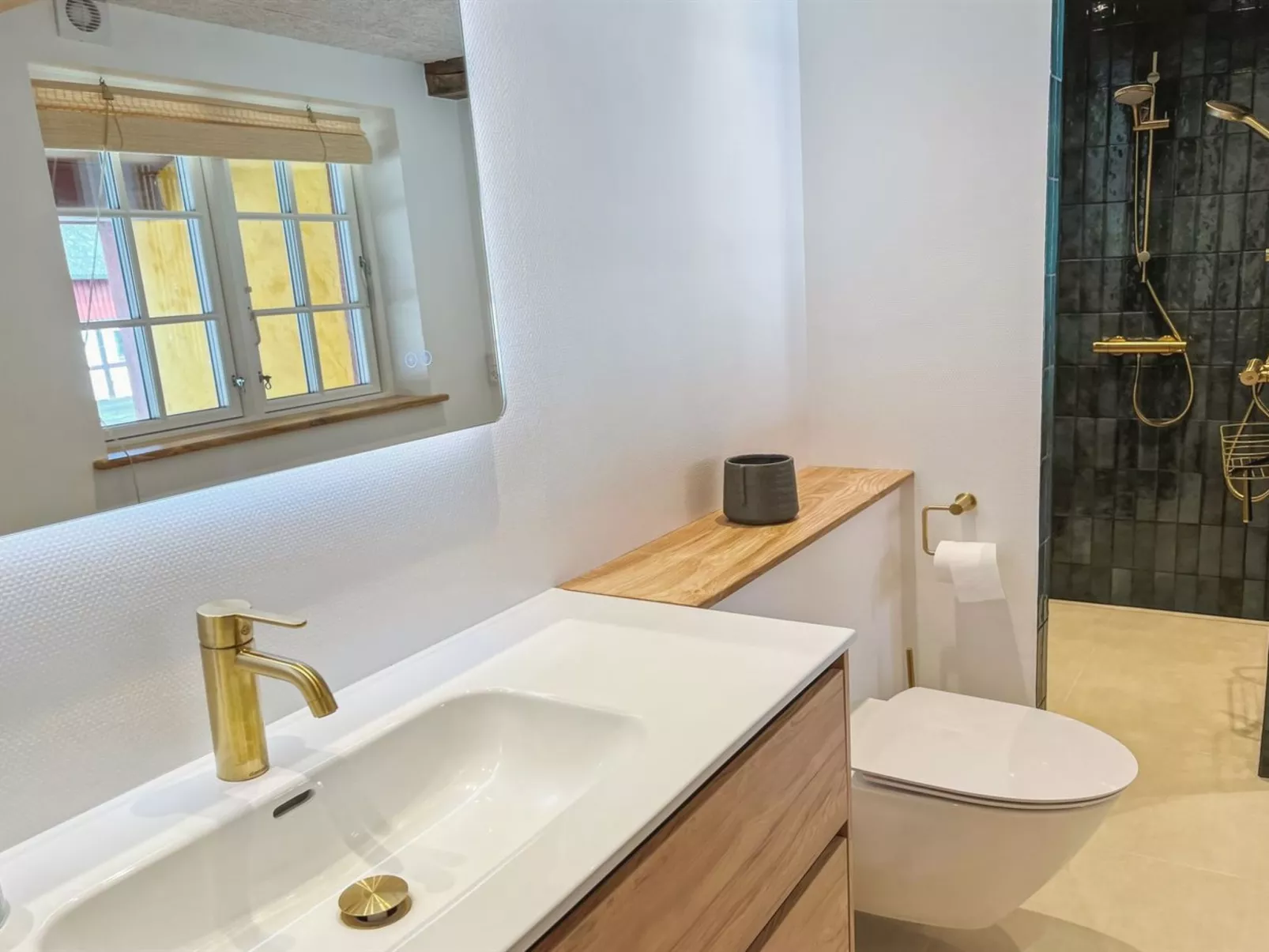 "Garbine" - 1.5km from the sea-Binnen