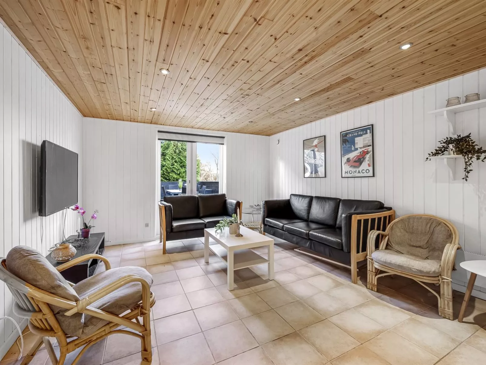 "Sampo" - 150m to the fjord-Binnen