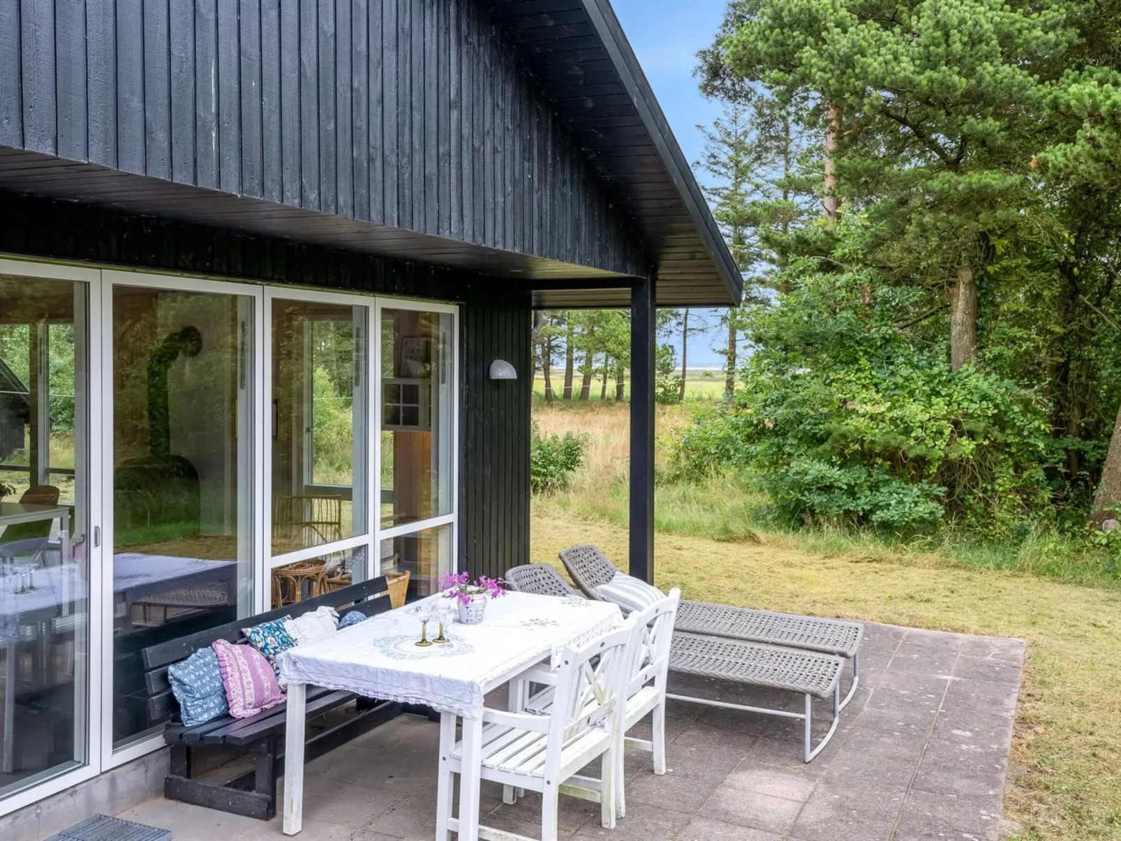 "Trena" - 1.2km to the fjord-Buiten