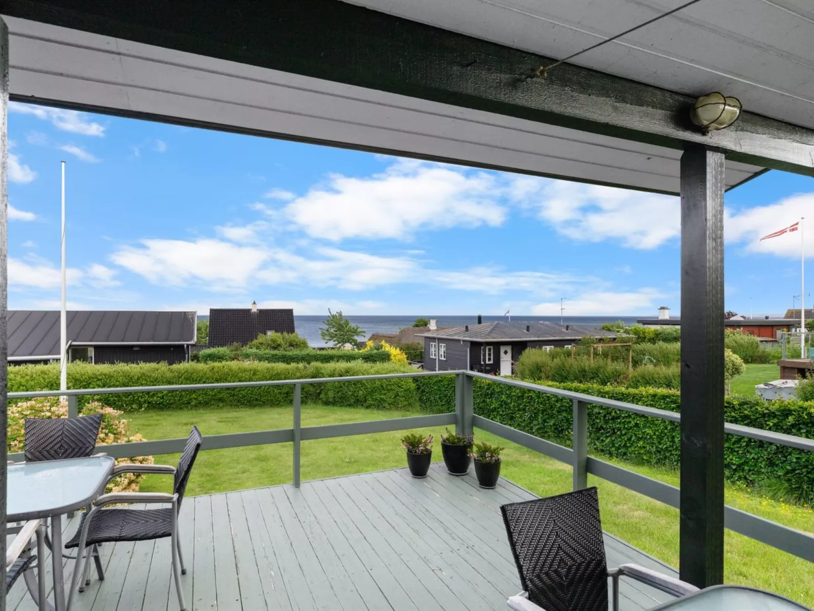 "Slava" - 75m from the sea-Buiten