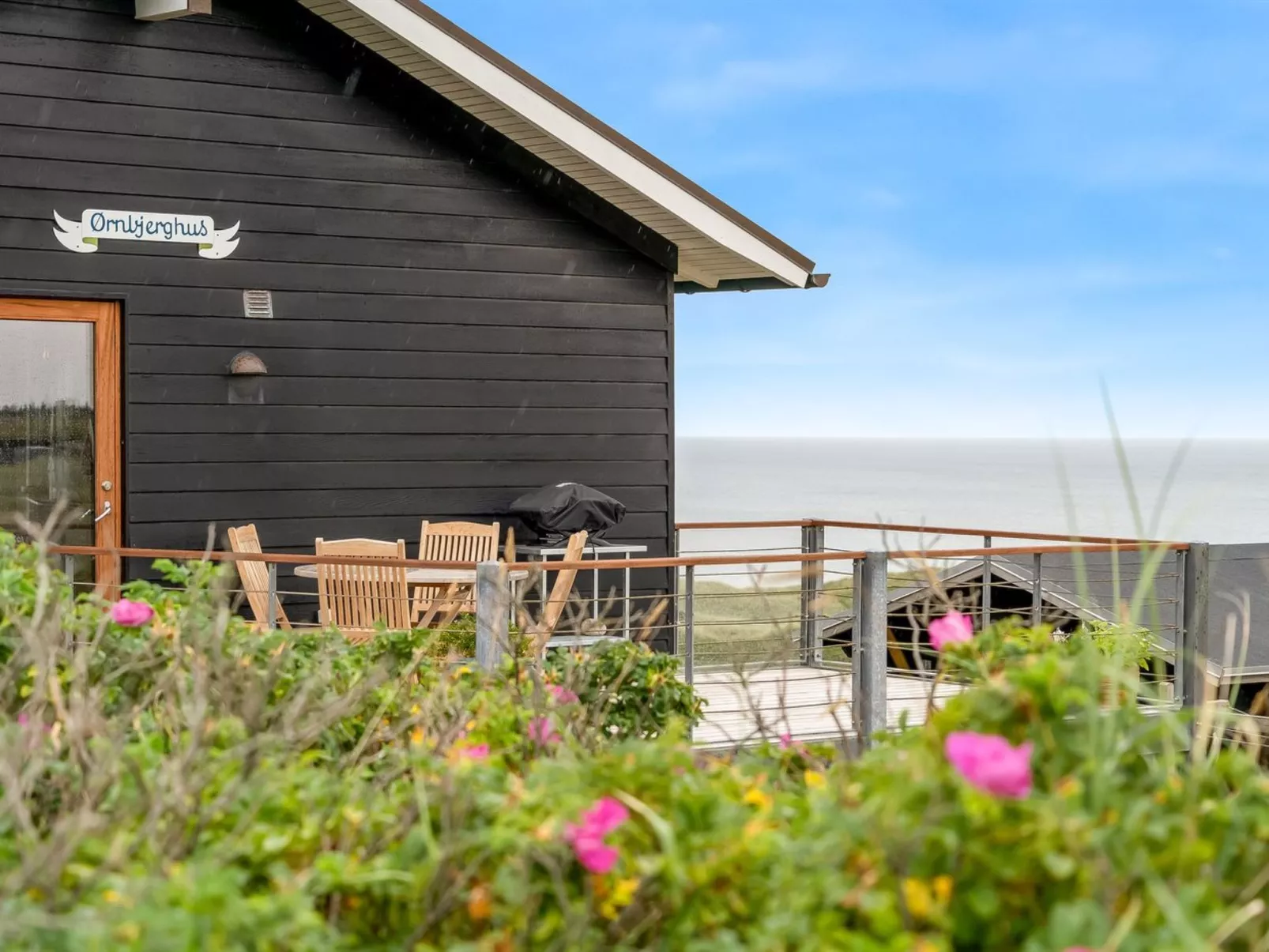 "Bjerund" - 300m from the sea-Buiten