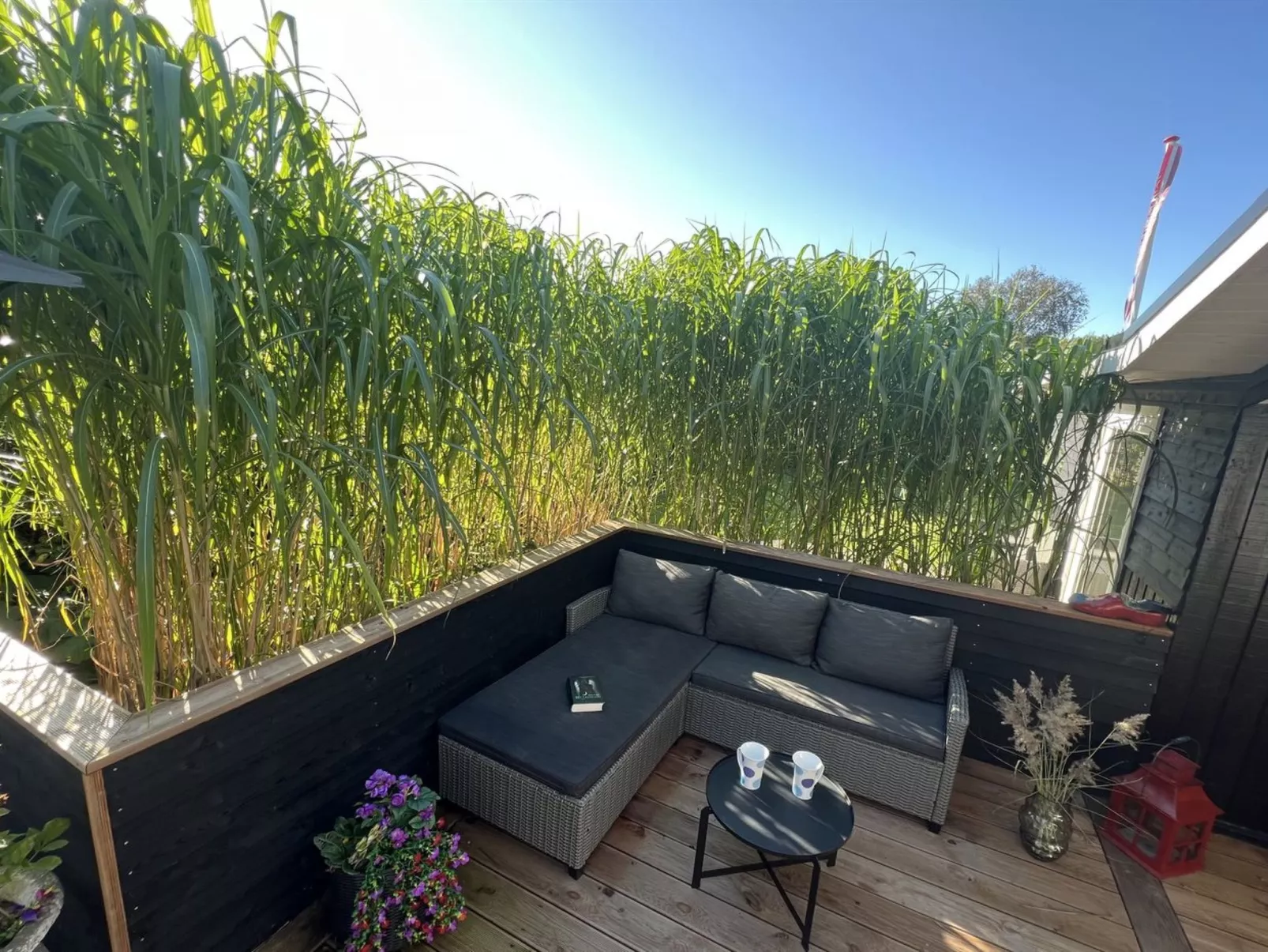 "Ronja" - 100m to the fjord-Buiten