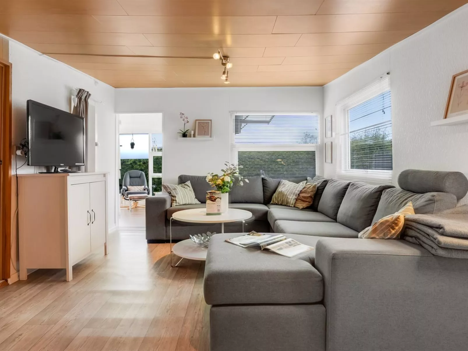 "Manina" - 230m from the sea-Binnen