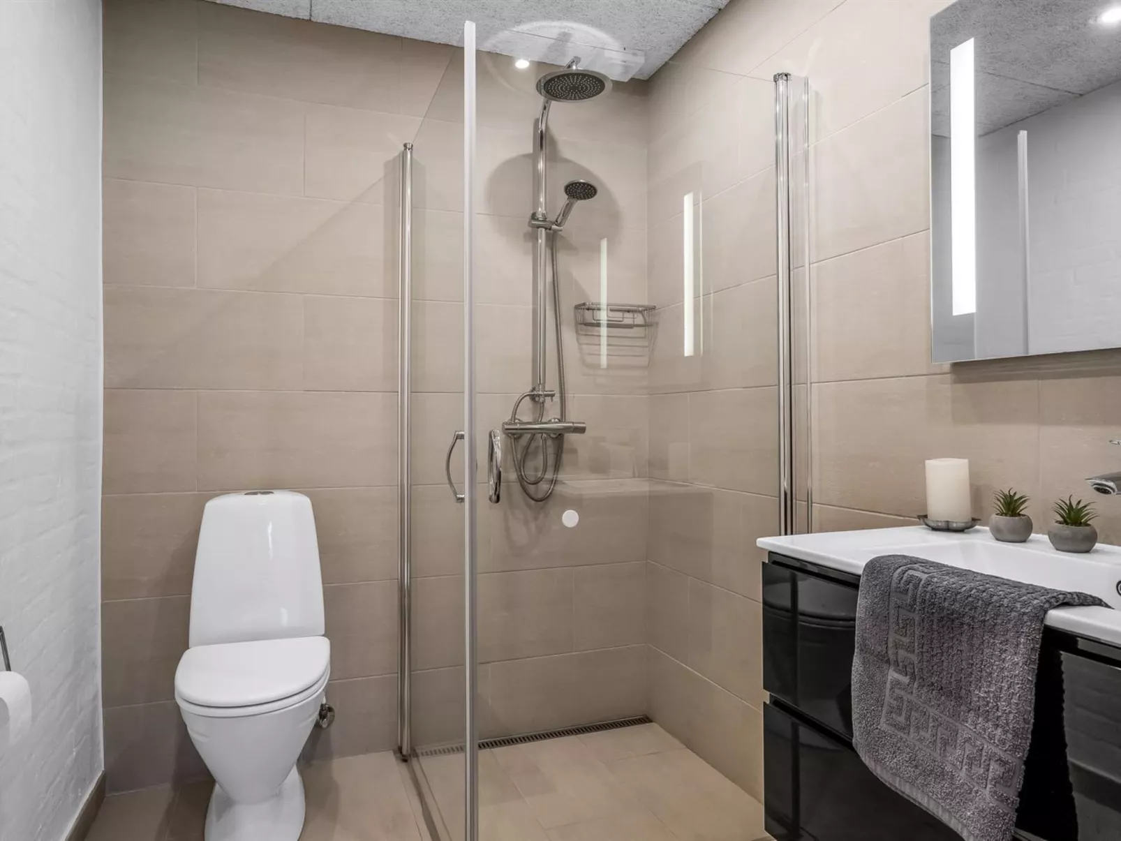 "Eva" - 9km to the fjord-Binnen