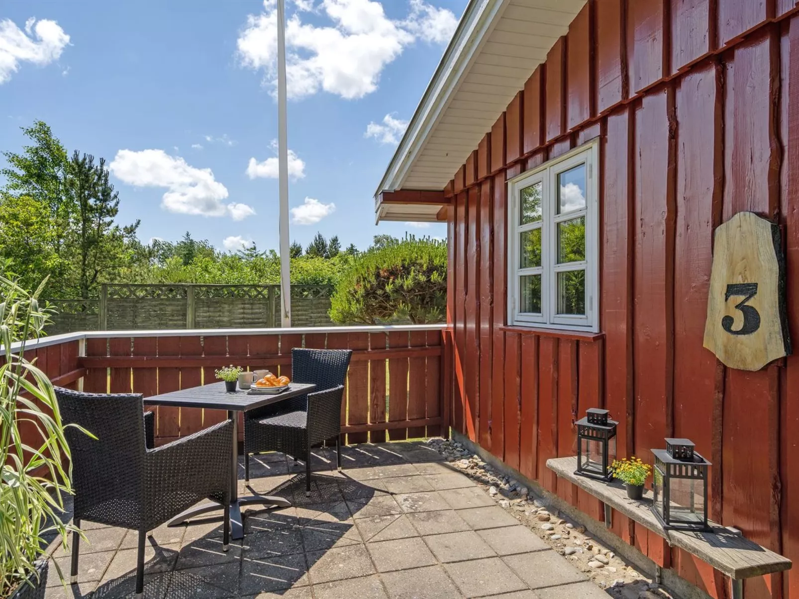 "Kaarle" - 400m to the fjord-Buiten