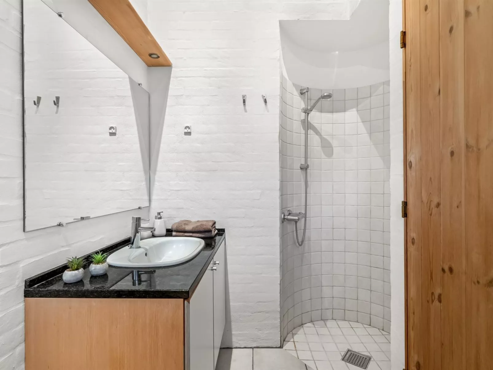 "Takenya" - 350m to the fjord-Binnen