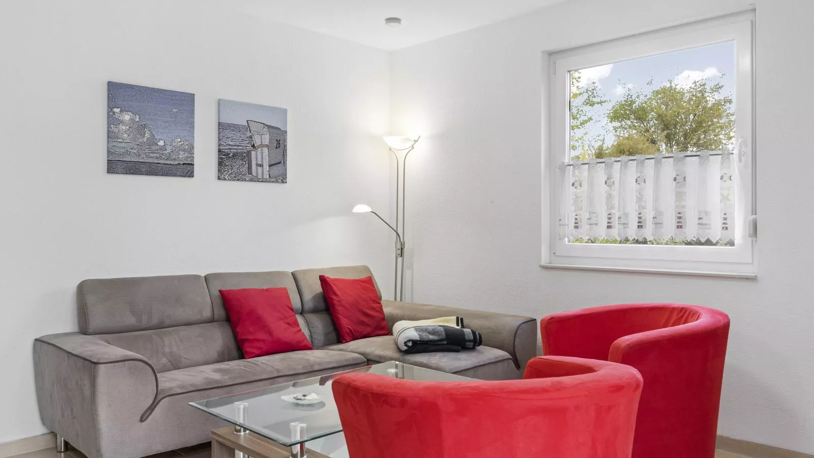 Stranddistel links mit Sauna-Woonkamer