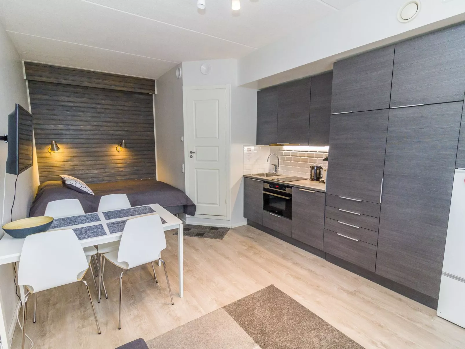 Vuosselinhelmi c6-Binnen