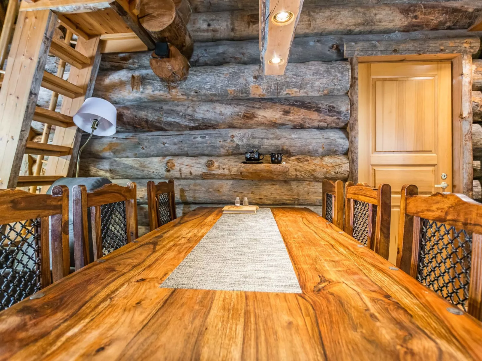 Seitsemän savua 4-Binnen