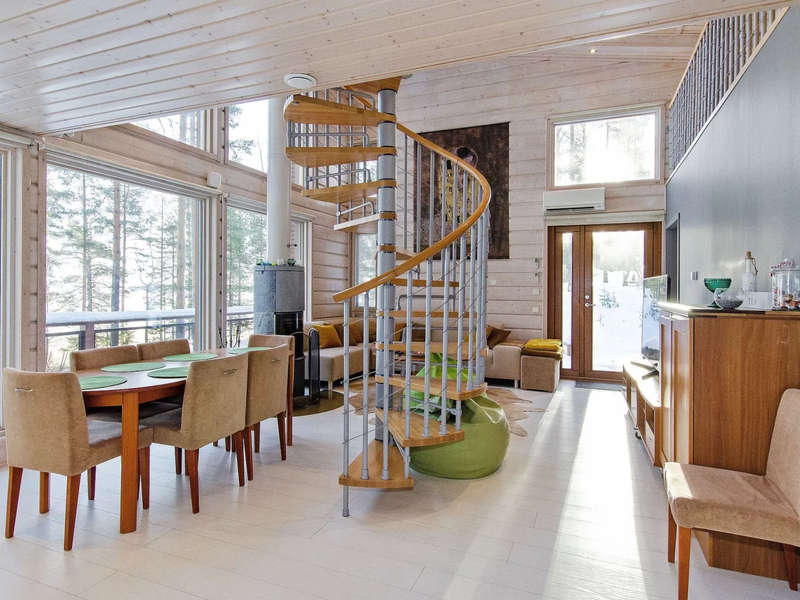 Pielislinna/loma-koli-Binnen