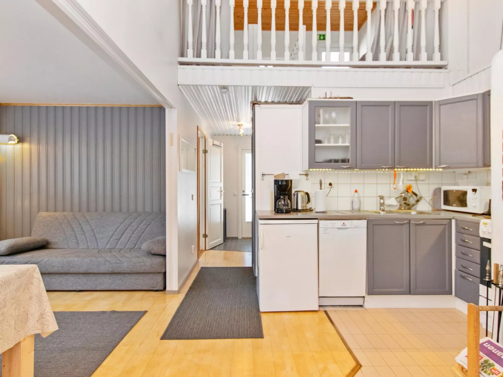 Hallantytär b3 paritalo-Binnen