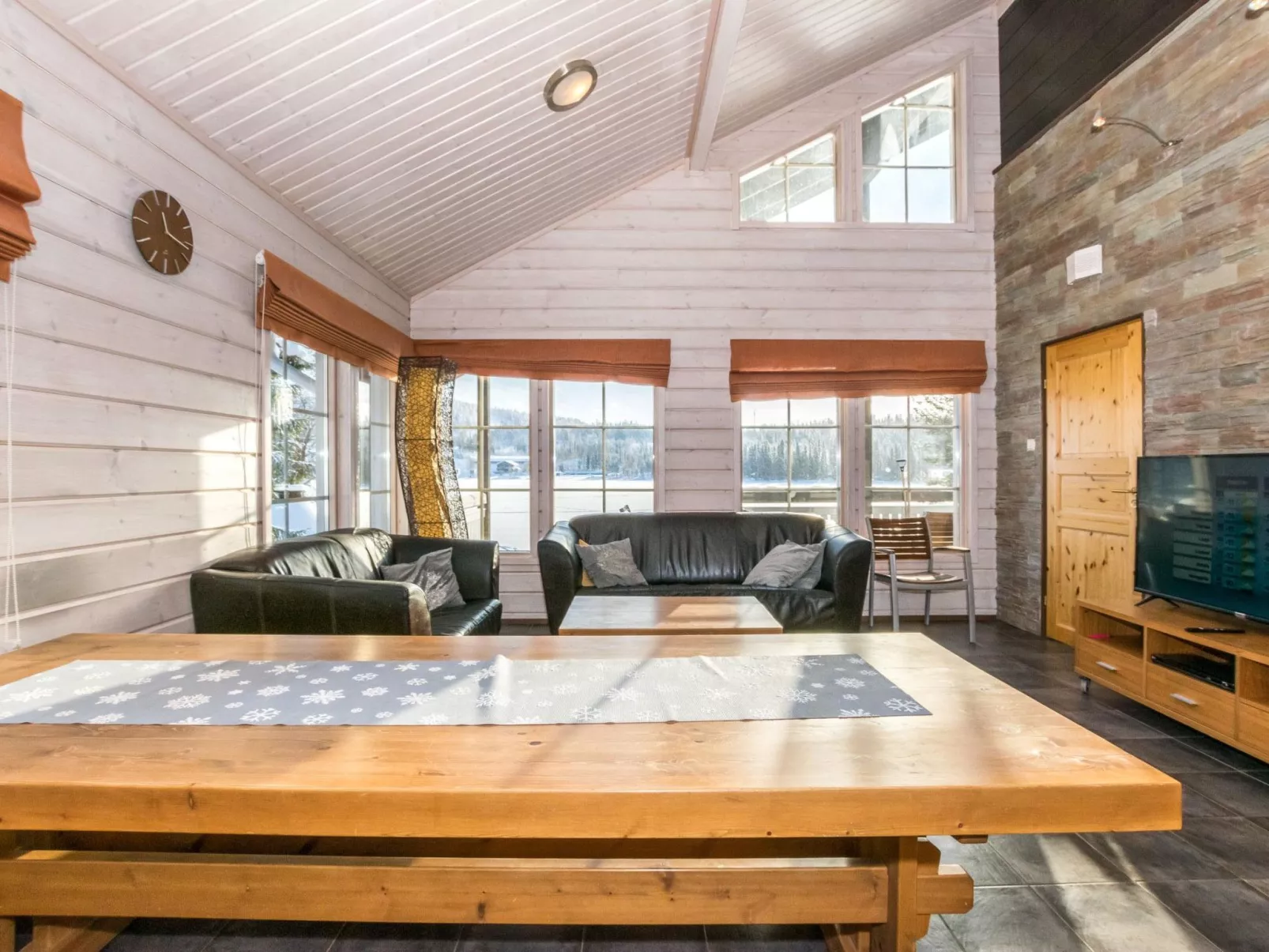 Aurinko-saaga 4 paritalo-Binnen