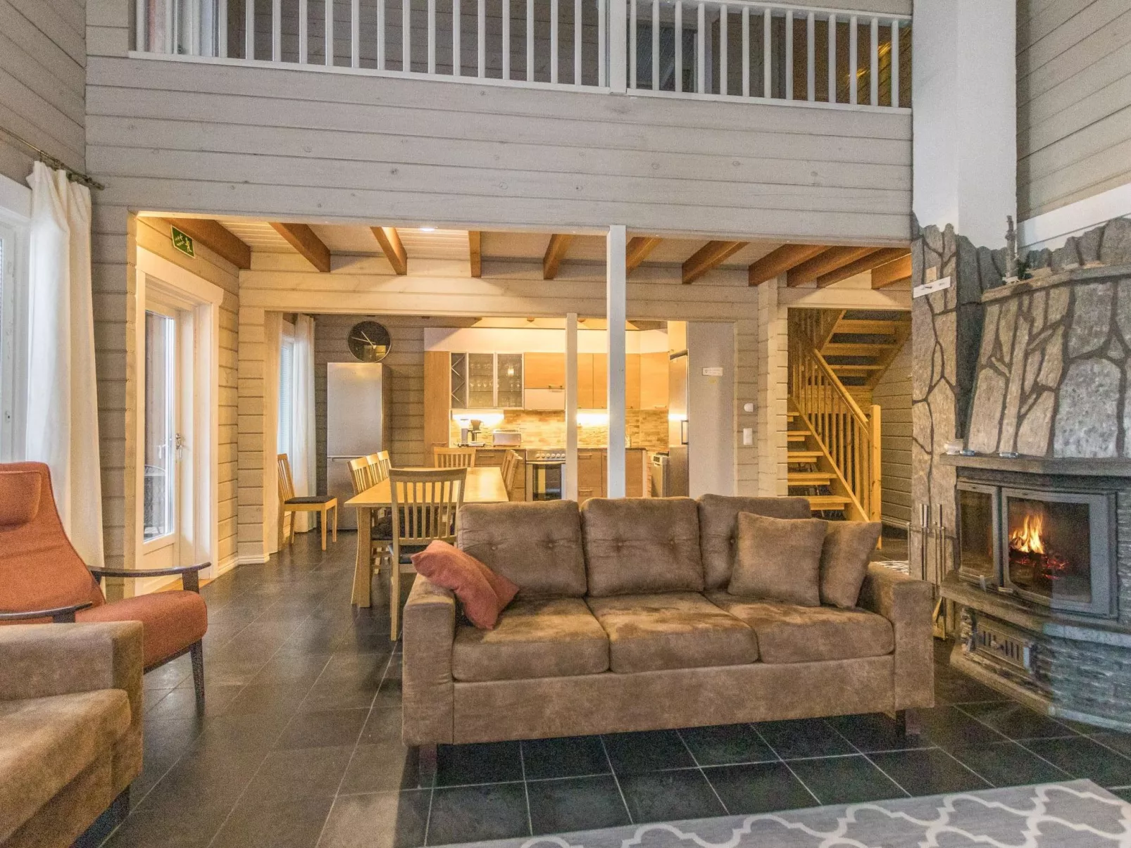 Uulanlinna a, paritalo-Binnen