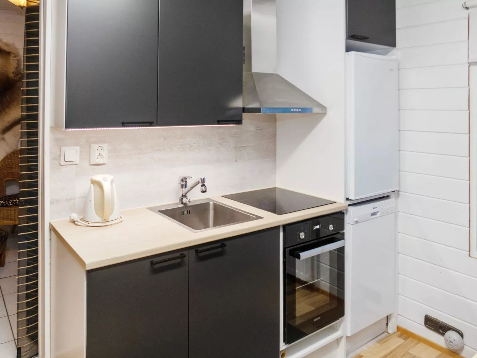 Mustalampi 3 lintukoto-Binnen