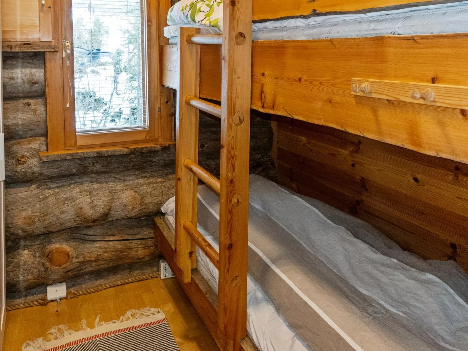 Sallanhelmi b1-Binnen