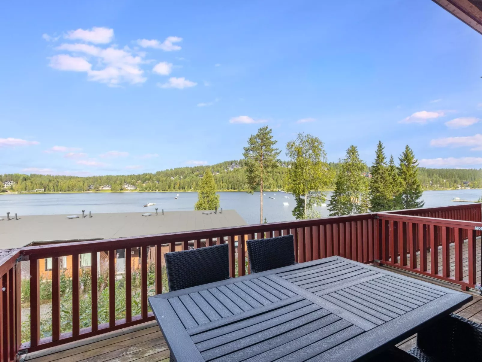 Skivillas 47 ukkohalla (a8)-Binnen