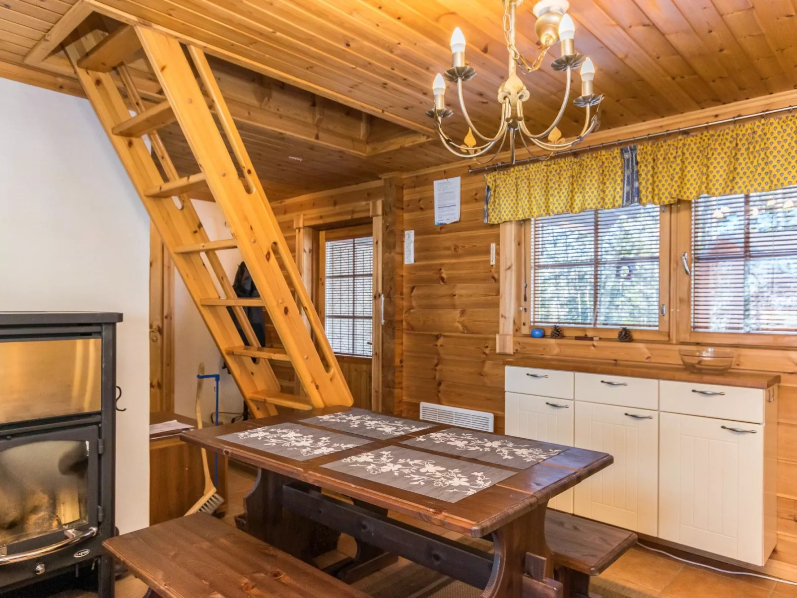 Puolen hehtaarin metsä-Binnen