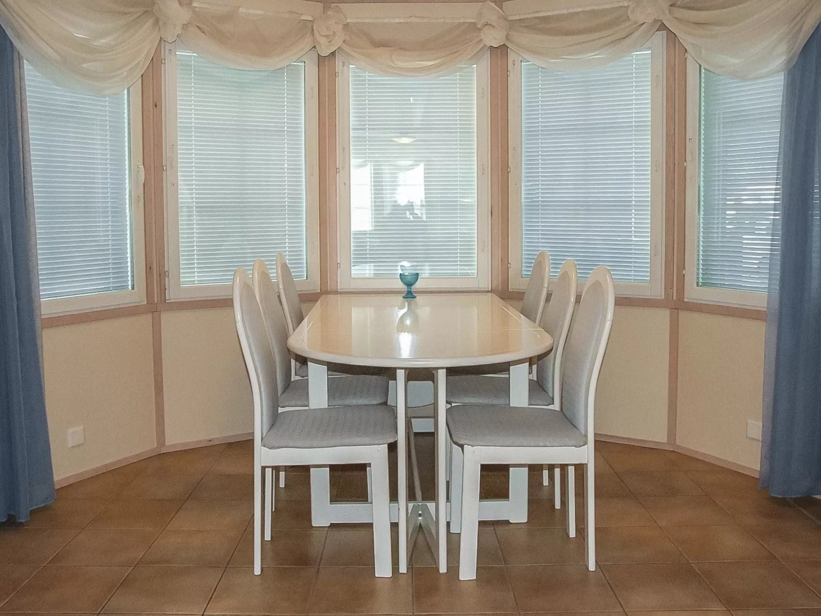 Hankipolku 4c-Binnen