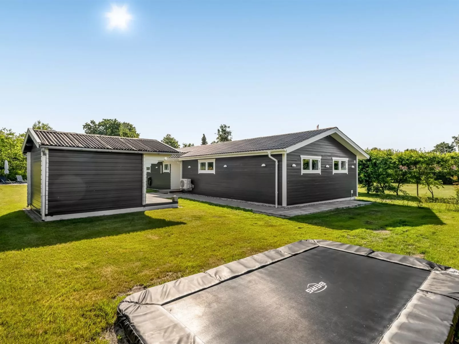 "Rathi" -  from the sea-Buiten