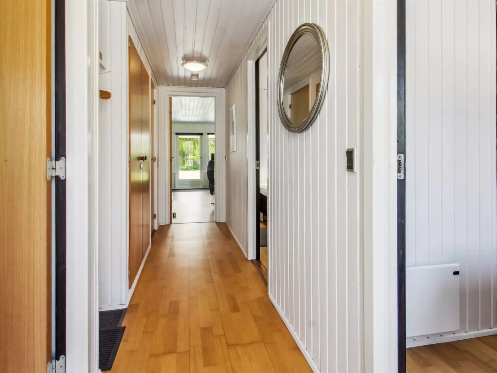 "Alia" - 30km from the sea-Binnen