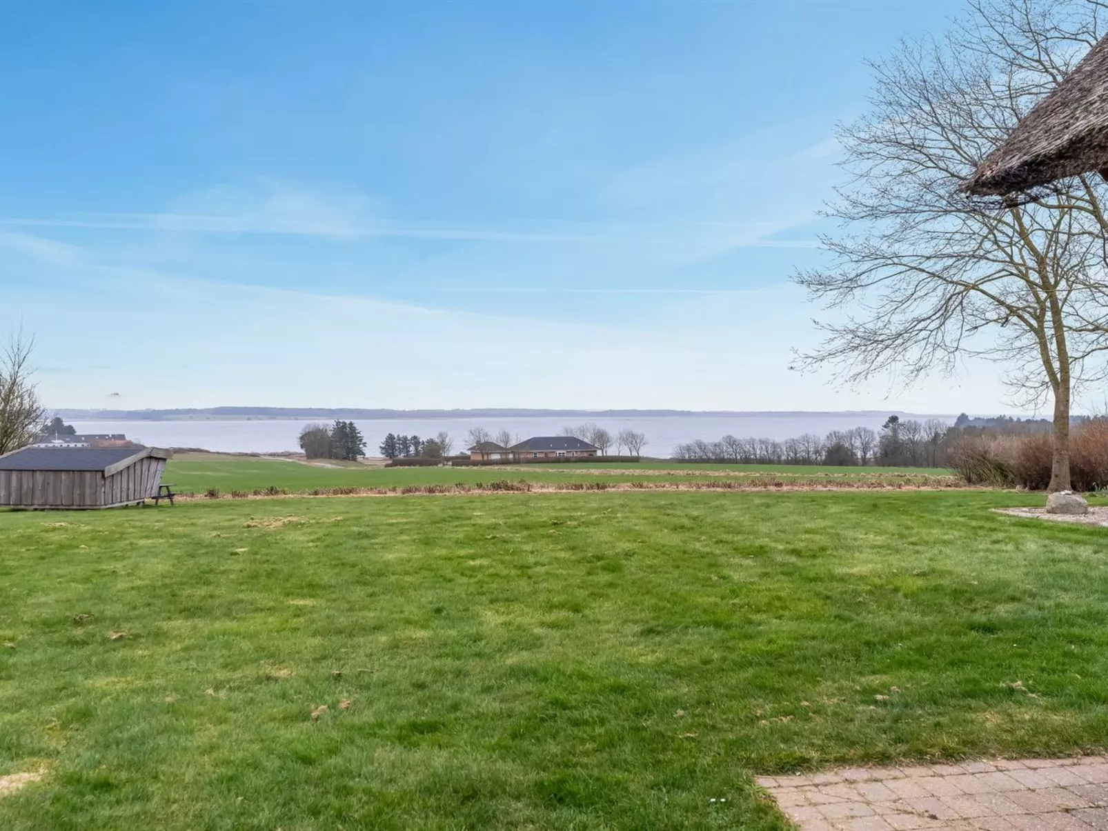 "Åsta" - 400m to the fjord-Buiten