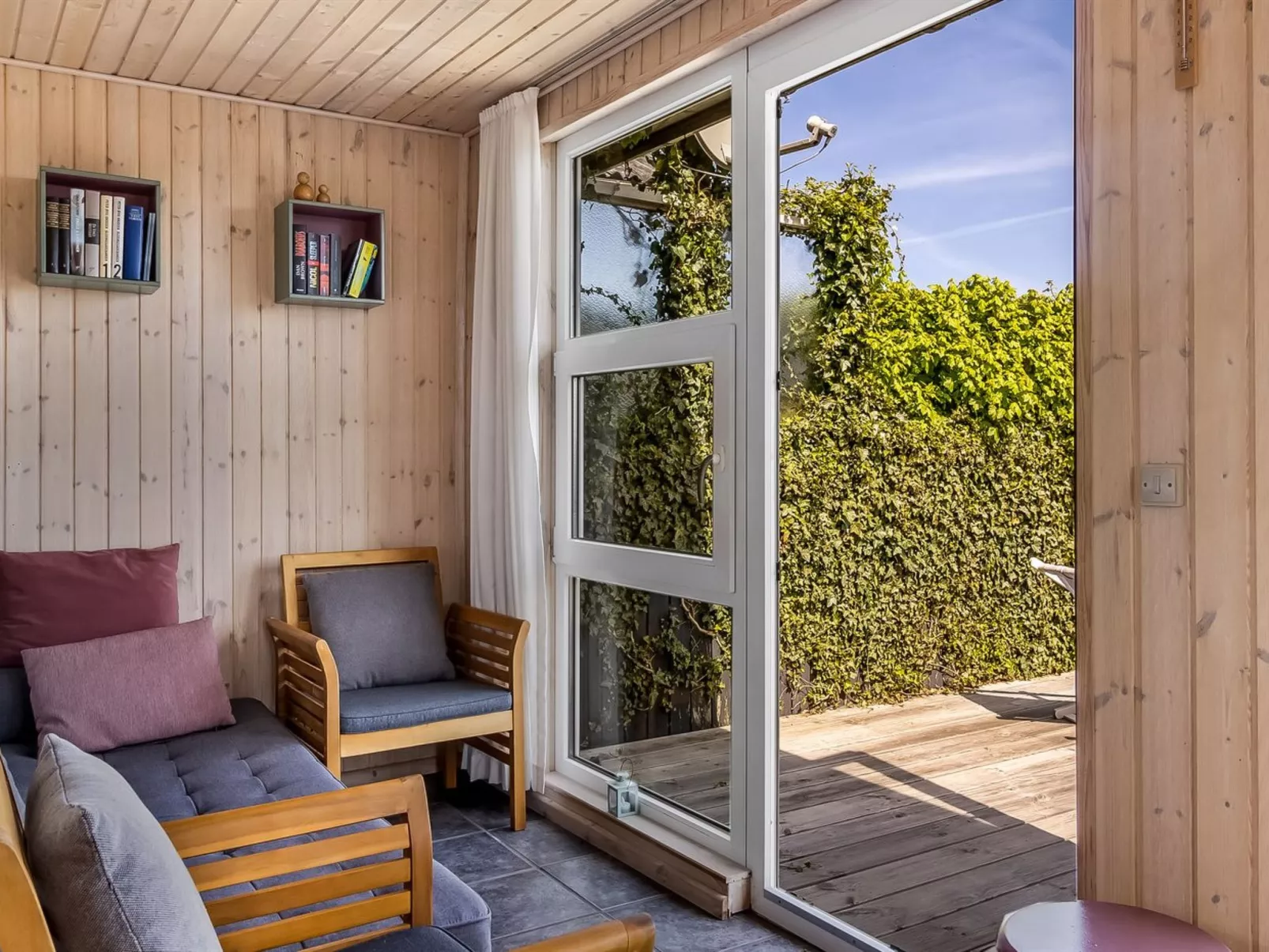 "Egonie" - 100m from the sea-Binnen