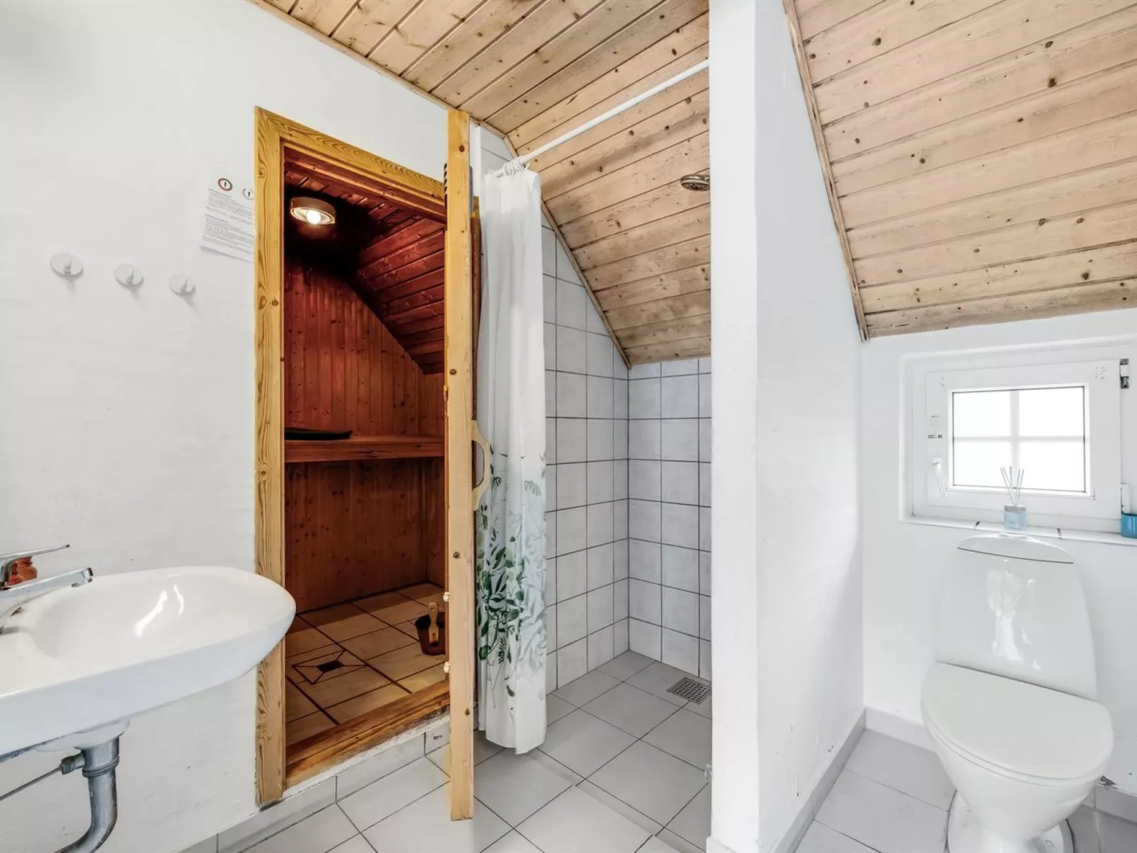 "Ulf" - 2km from the sea-Binnen