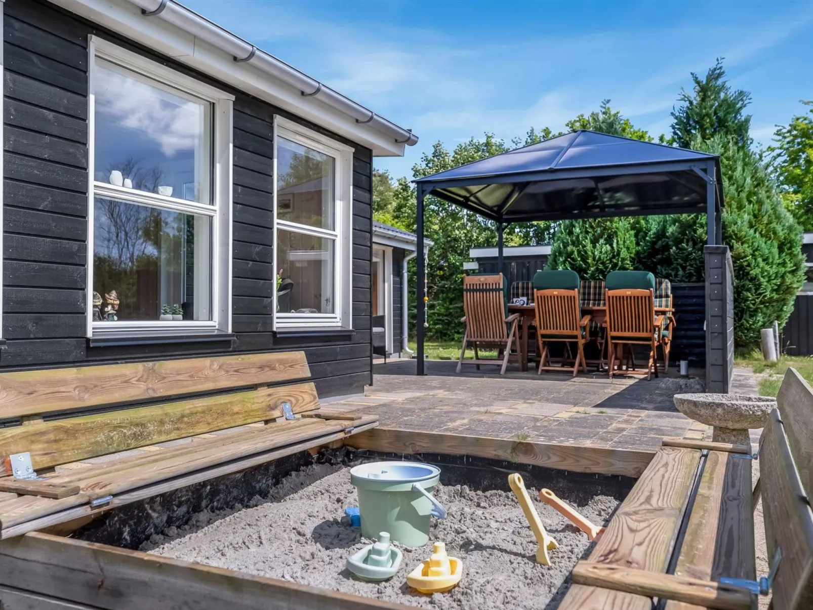 "Tellervo" -  from the sea-Buiten