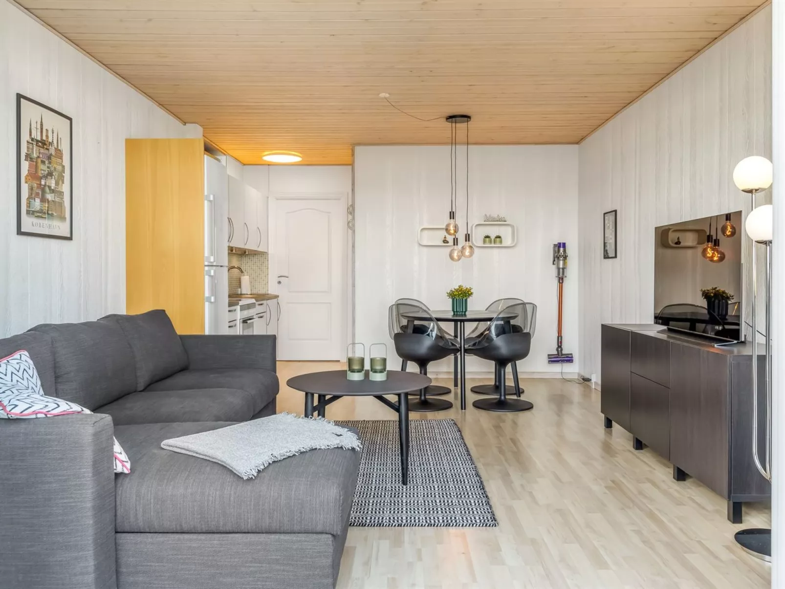 "Kjera" - 2.4km from the sea-Binnen