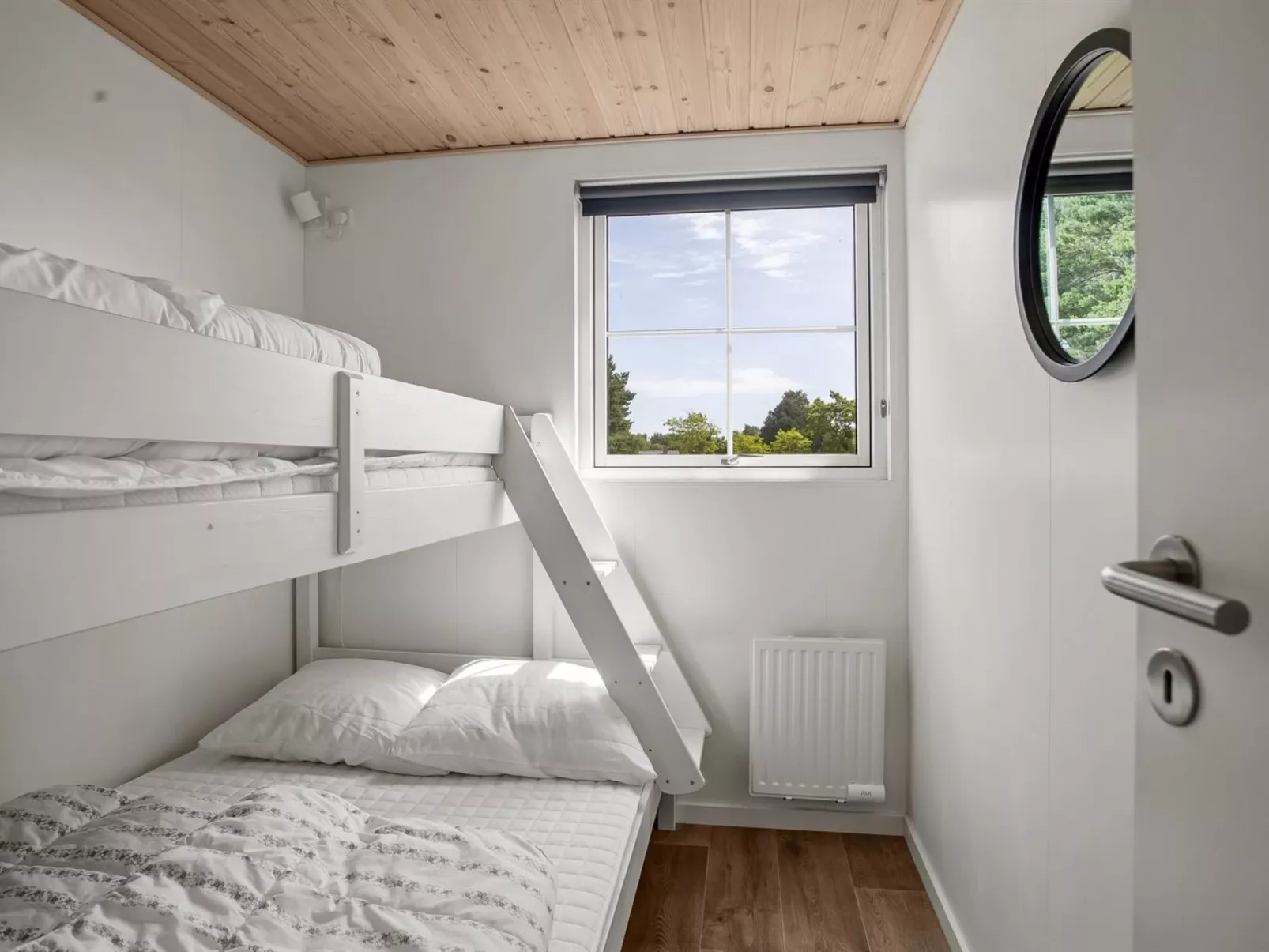 "Brun" - 900m from the sea-Binnen