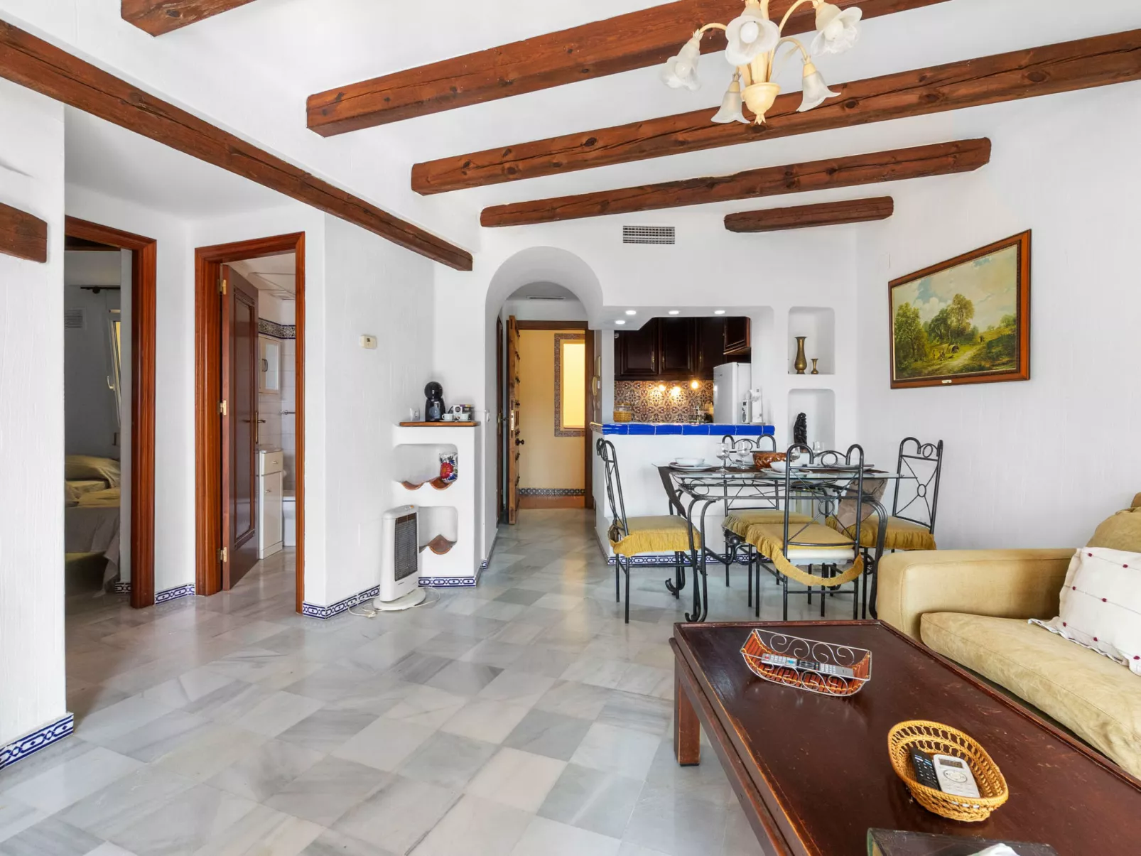 Aldea del Mar-Binnen