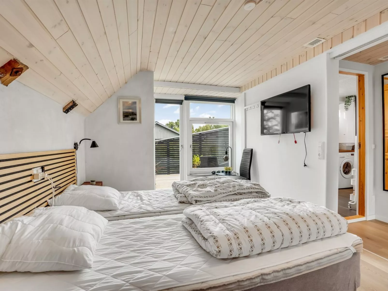 "Milutin" - 650m from the sea-Binnen