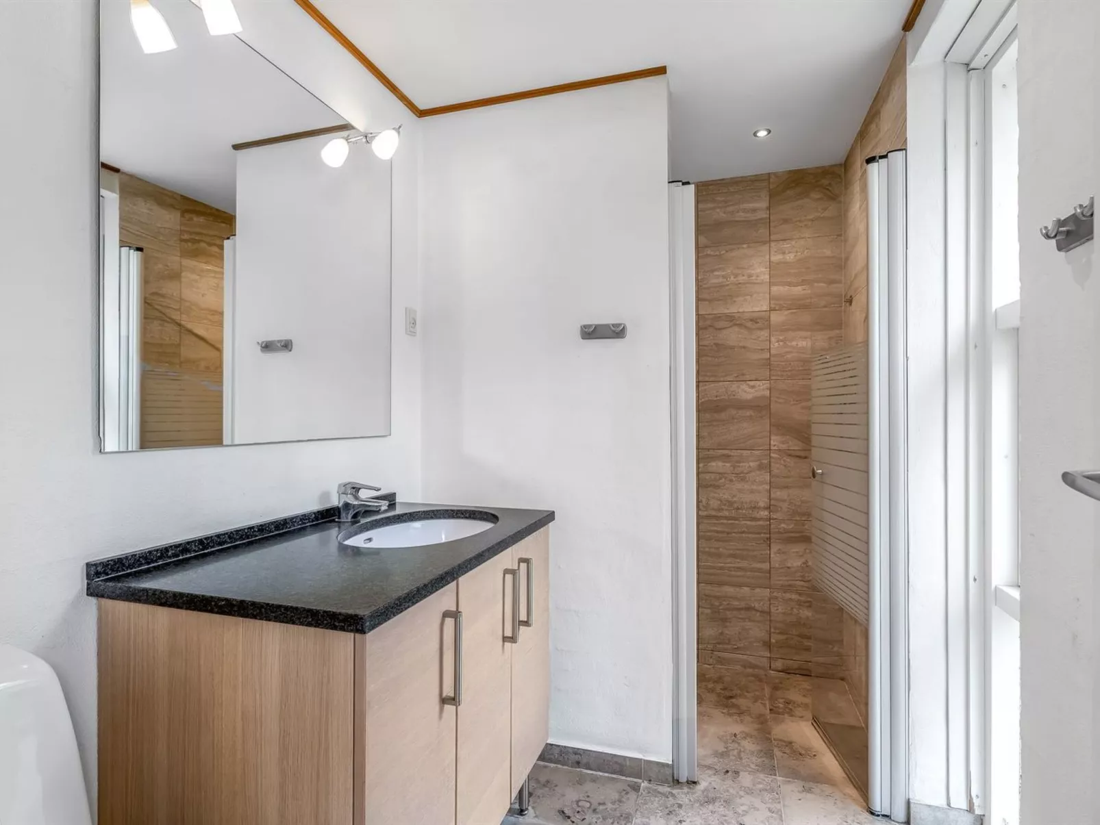 "Talitha" - 40m from the sea-Binnen