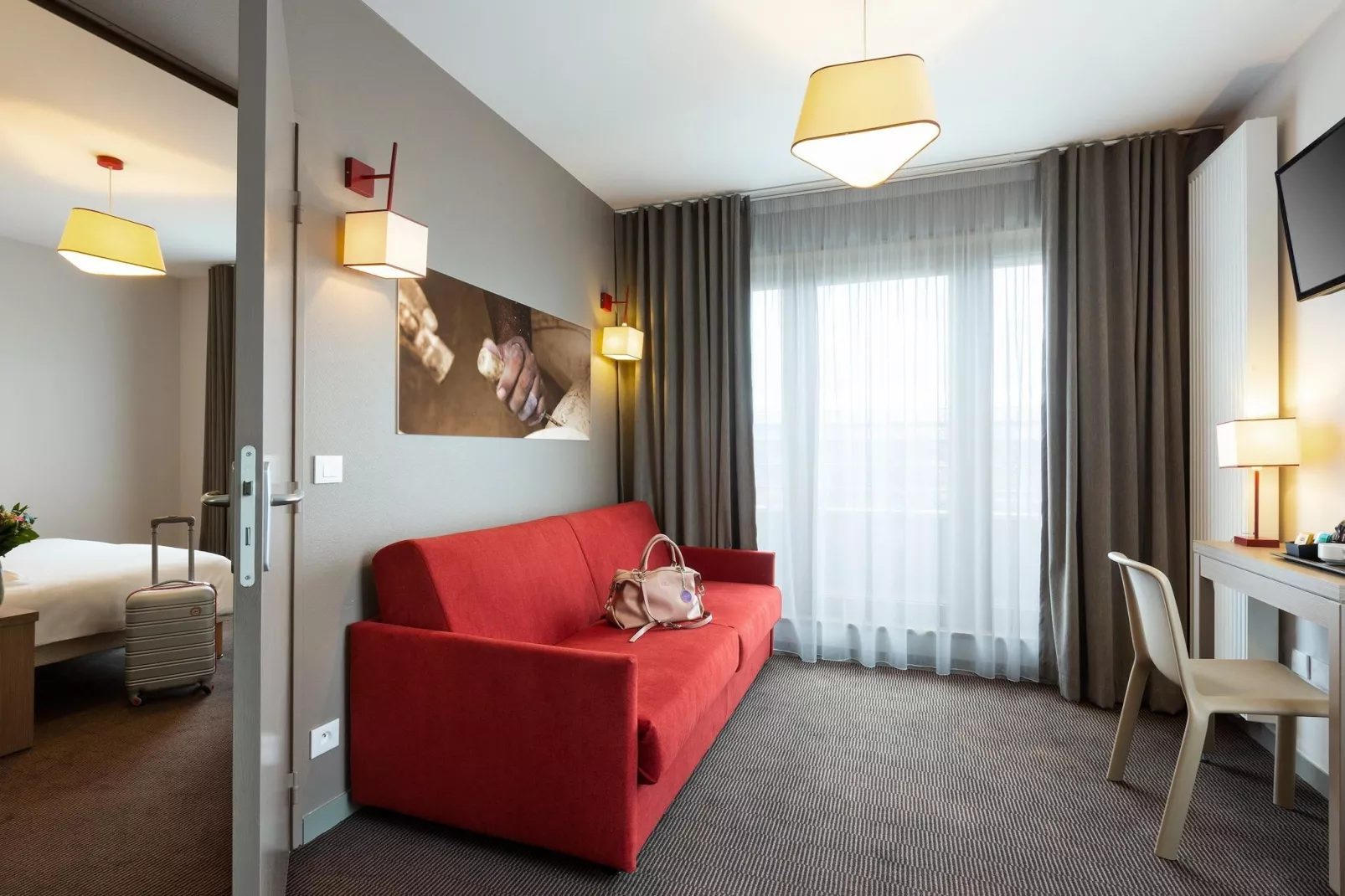 NEHÔ SUITES PORTE DE GENEVE - 1-Bedroom Apartment-Woonkamer