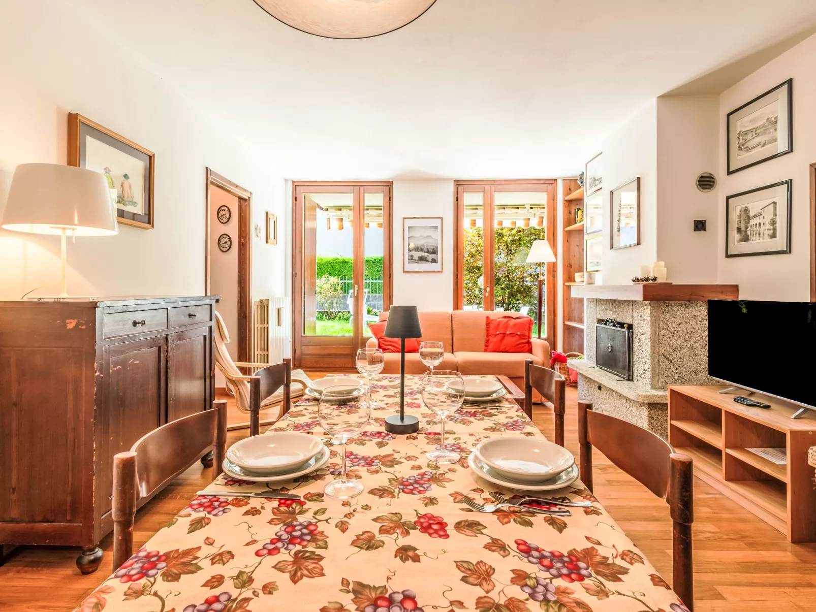 Monte Confinale Garden View-Binnen