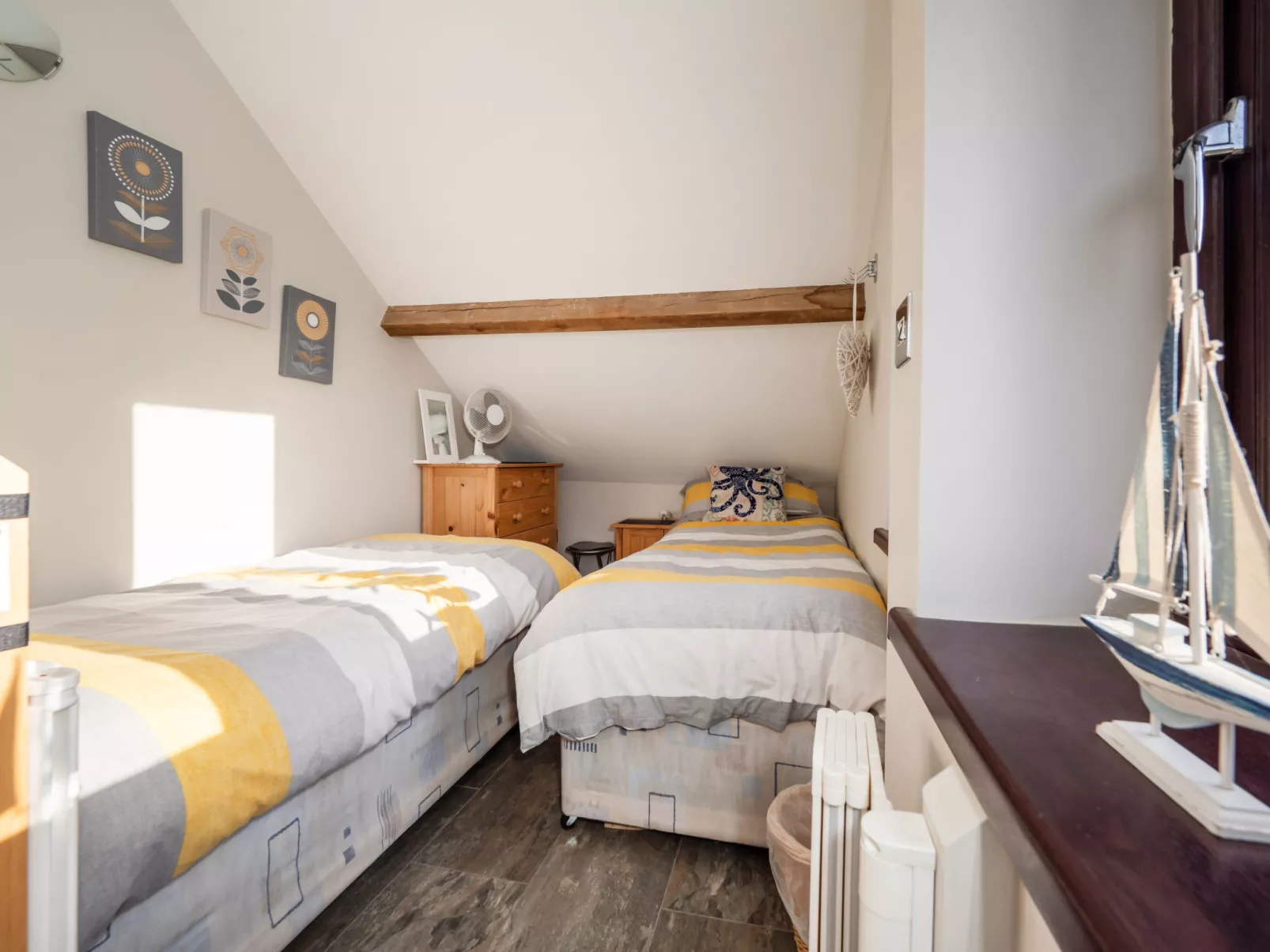 Pottles Cottage-Binnen