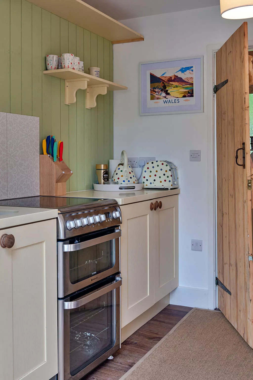 Shrawardine Train Carriage-Binnen