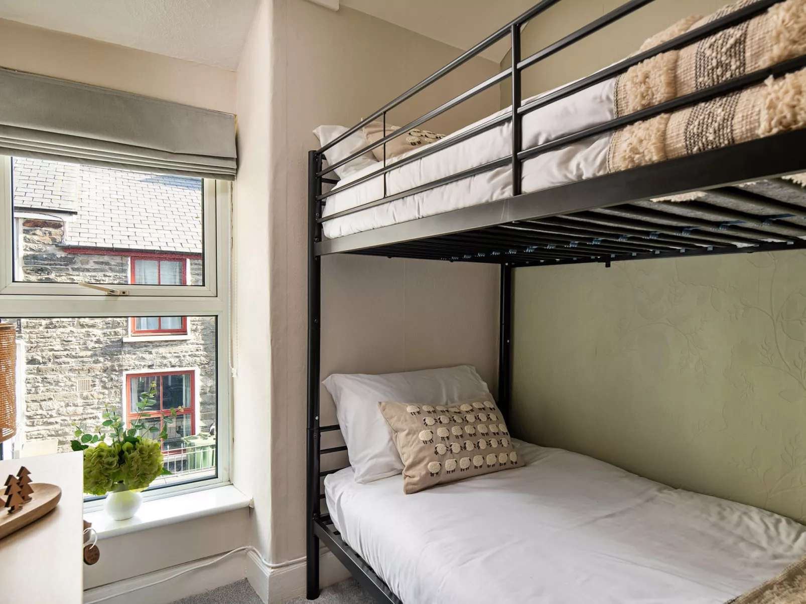 Bwthyn Llechi (Slate Cottage)-Binnen