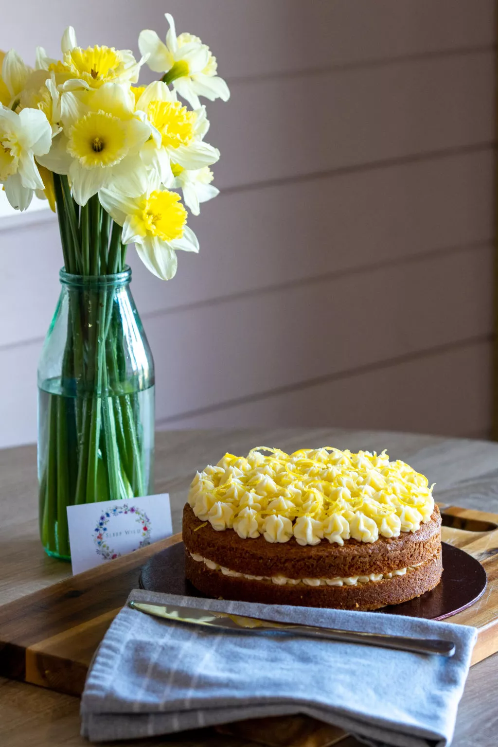 The Cornflower-Binnen