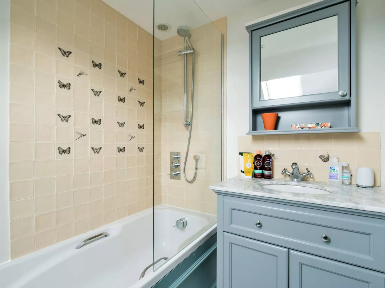 Coach House Wellbeing Retreat-Binnen