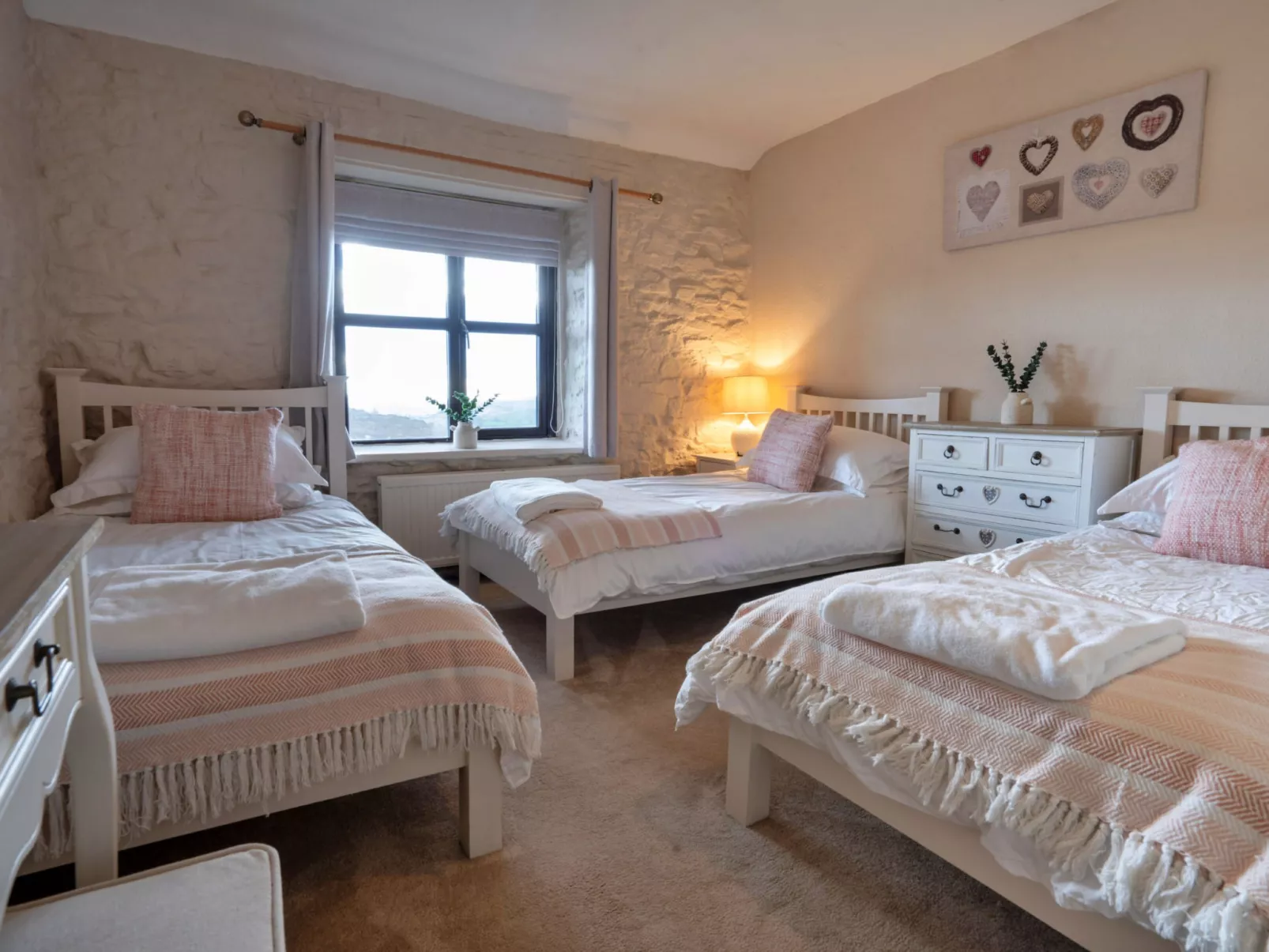 The Cottages Collection at Blackclough Farm-Binnen