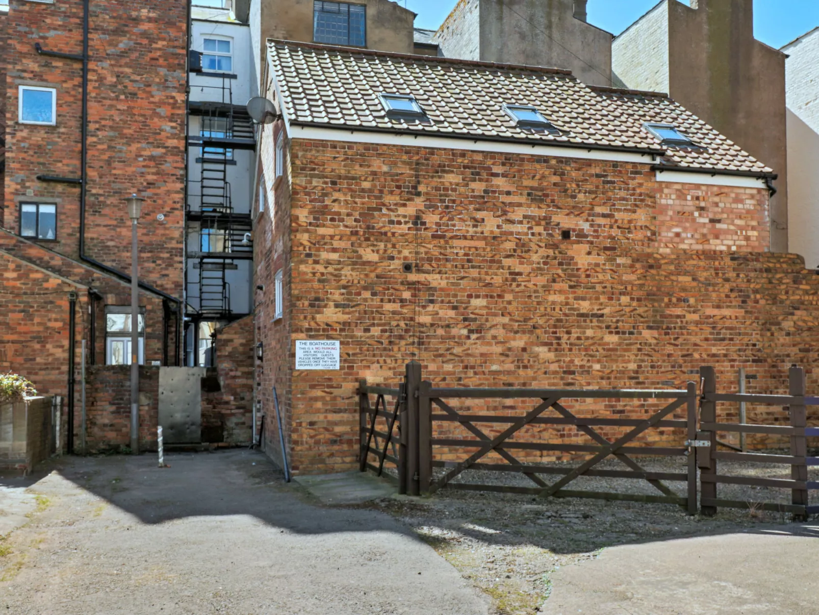 The Boat House - Buiten