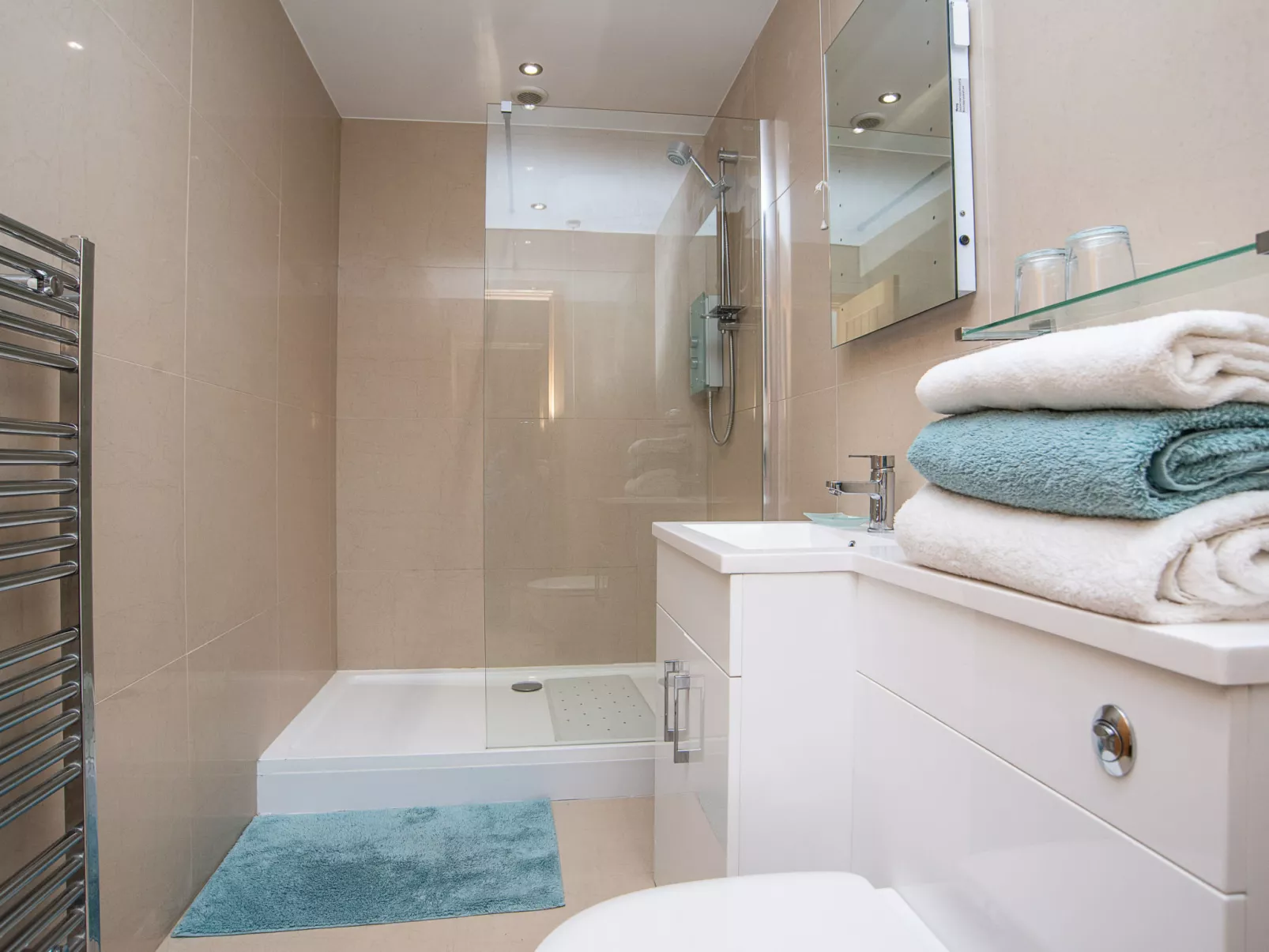 Picton Lodge - Sea Views-Binnen