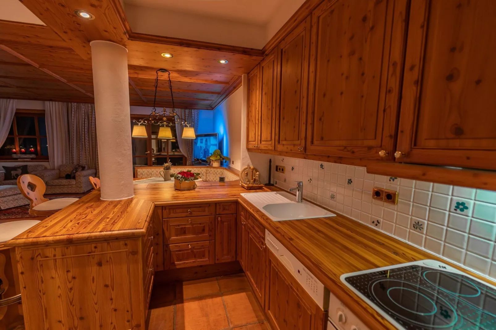 Bad Kleinkirchheim Lush and Spacious Villa with Indoor Pool and Wellness - Seven Bedroom Villa-Keuken