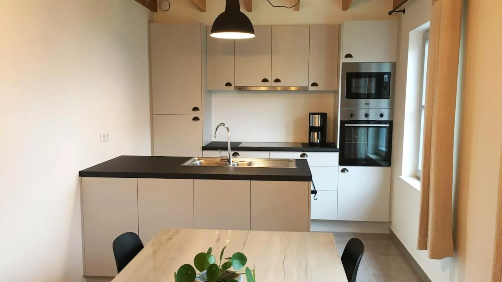 Westhinder I H88-Eetkamer