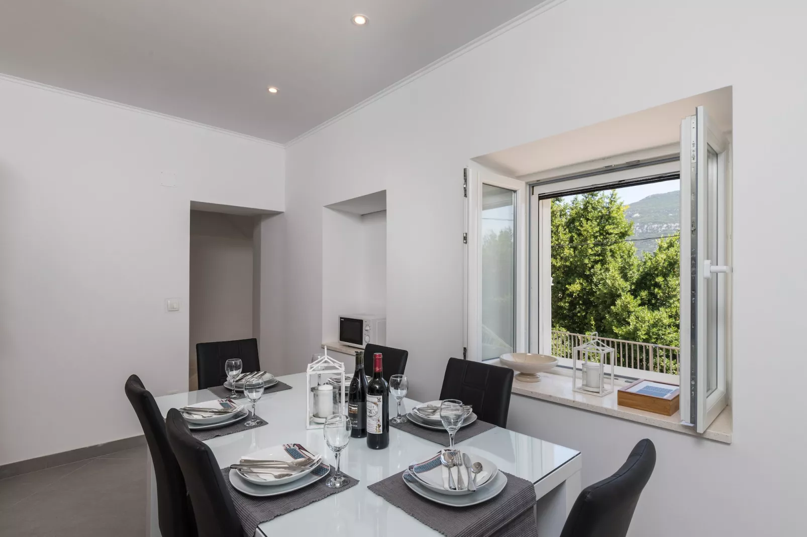 Holiday Home Monika - Two Bedroom Holiday Home with Terrace and Sea View-Eetkamer