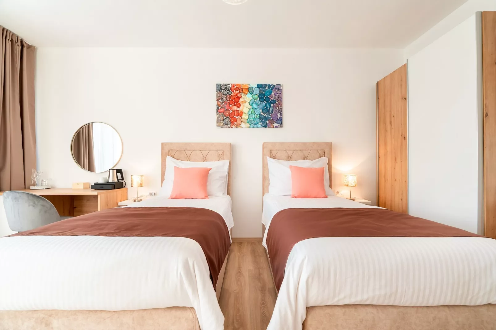 Apartments & Rooms Fisherman's Luck - Superior Twin Room with Balcony and Sea View-Slaapkamer